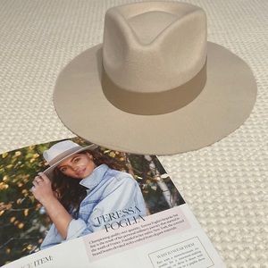 Teresa Foglia x CURATEUR Lynn Hat